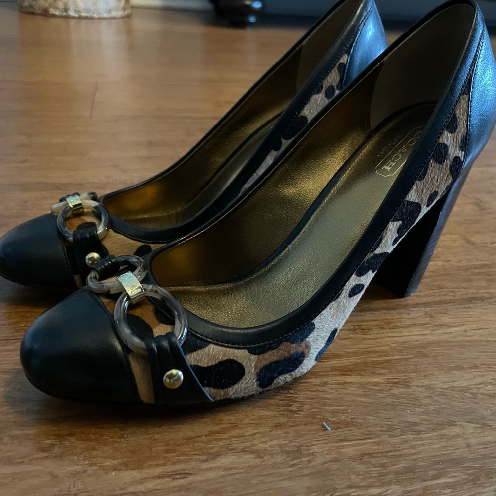 EUC Coach Women's Taffy Calf Hair and Leather Cheetah Print Pumps size 9.5